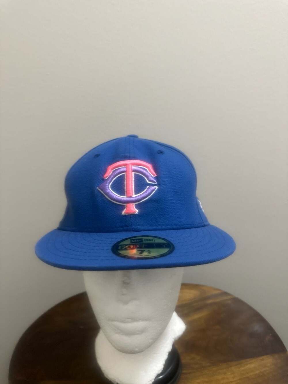 New Era 59FIFTY Minnesota Twins Blue Pink Purple Fitted Hat Size 7 1/4